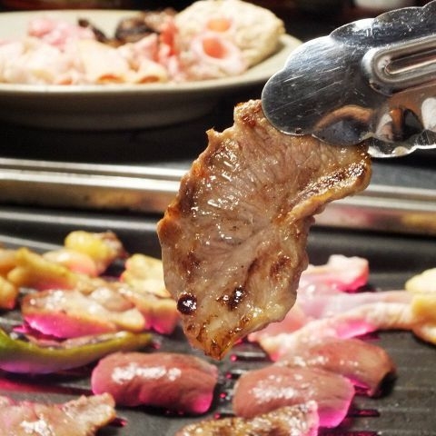 お席で焼く「とり焼」が名物!