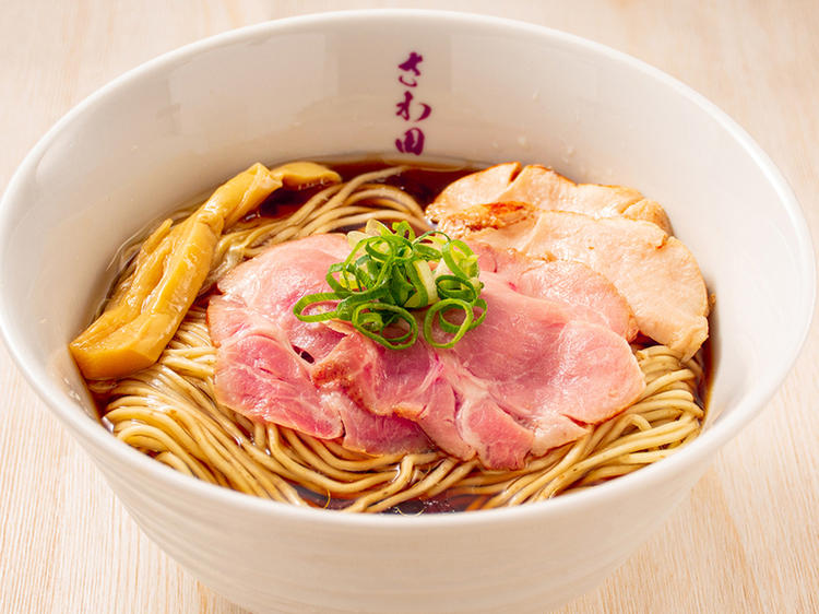 鴨と大山鶏の出汁を使った醤油らぁ麺