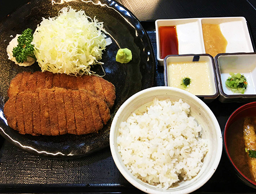 ランチにもディナーにもピッタリの定食