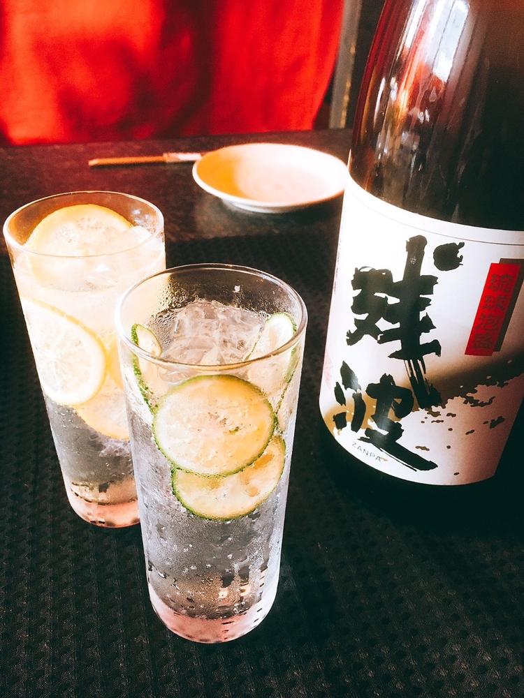 レモンや生すだちの香りが広がるドリンク◎