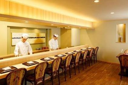 日本料理「穏坐」
