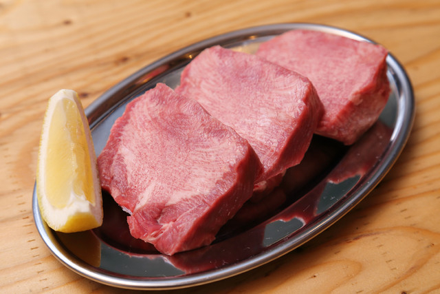 厚切り牛タンも人気メニューのひとつ