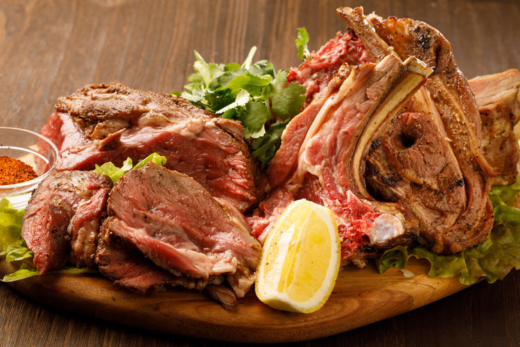 本格肉料理も!