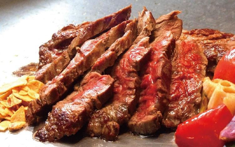 希少部位牛ヒレ紐肉の一本焼!