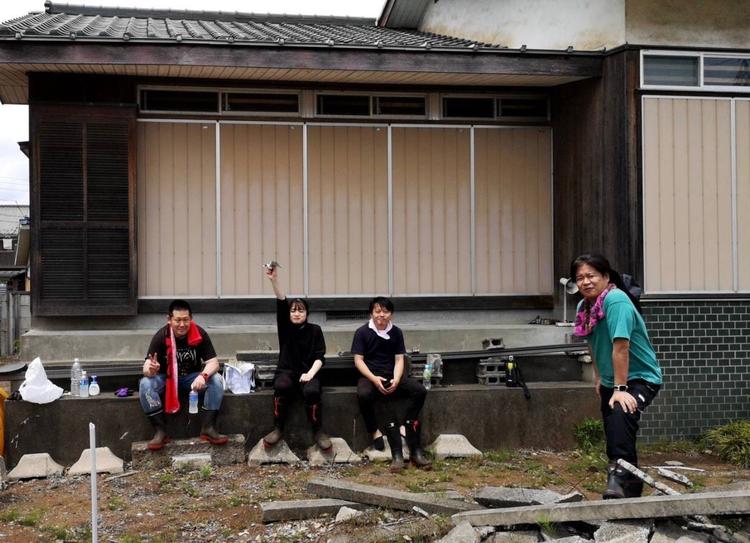 毎週、自社農園で収穫を楽しみます