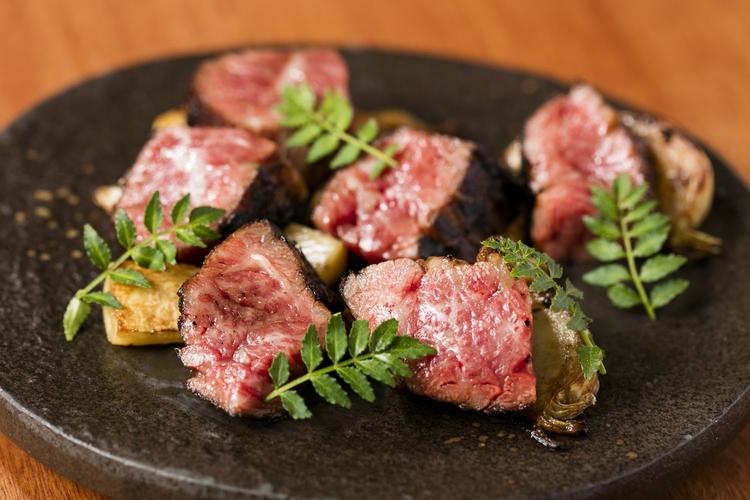 肉メインで新しい料理を作っていきましょう