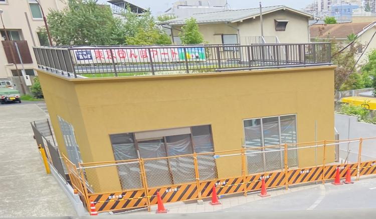 まもなく完成の三軒茶屋店。屋上は田んぼ!