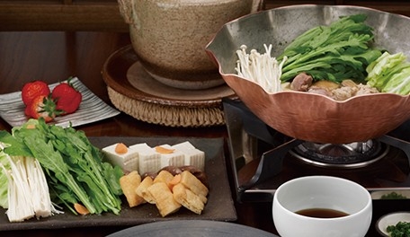 博多の郷土料理「水炊き」も。