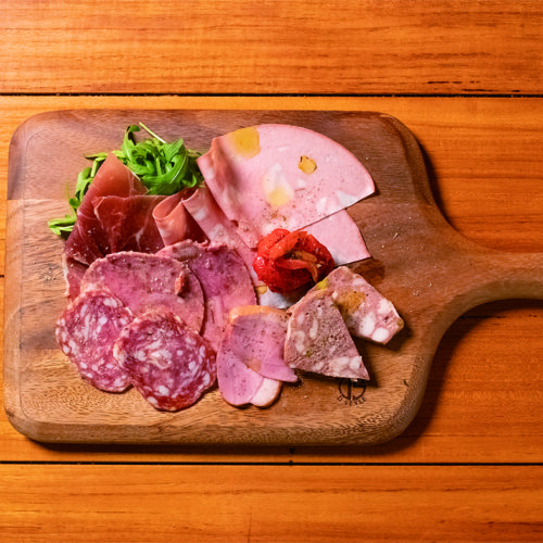 お酒がすすむ美味しい料理も♪