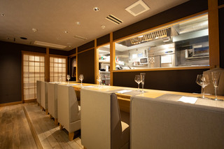 Teppan × Wine 堀 NISHIDERIA