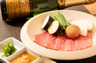 彩り豊かで目にも楽しいお料理を