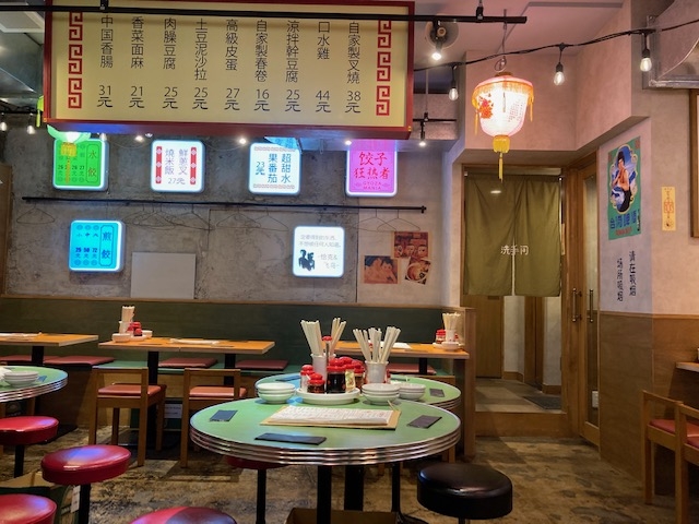 内装は台湾屋台をイメージ!