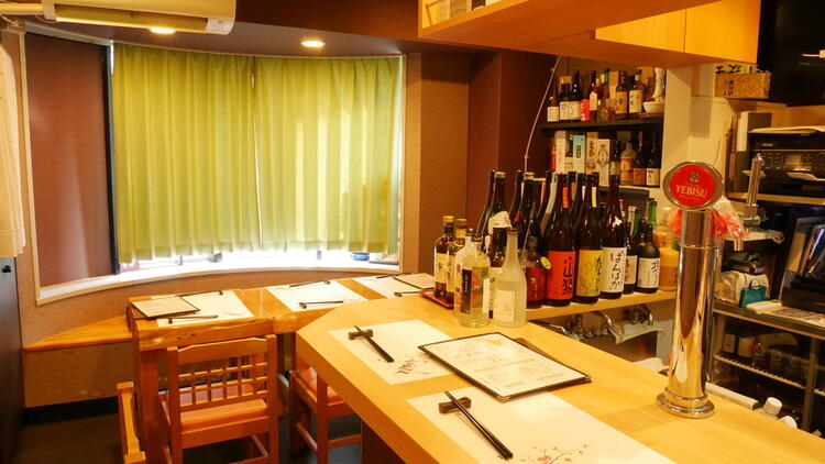 店内はシックでオシャレな雰囲気◎