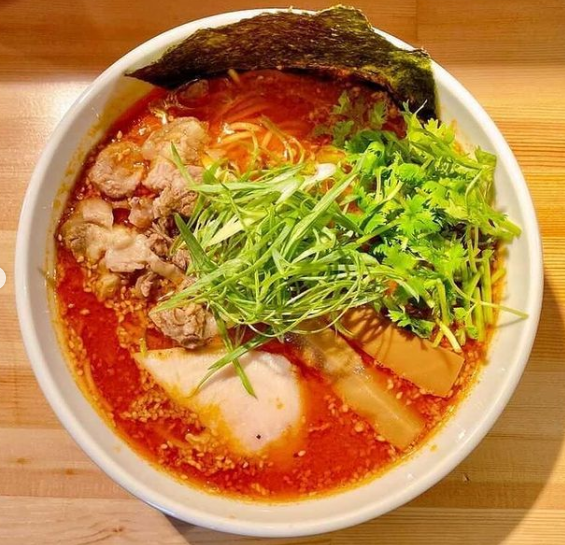 牛すじらぁ麺 からっぽ