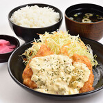 ボリューム◎チキン南蛮も人気です