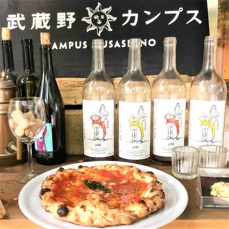 お酒とピザを楽しめると評判♪