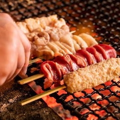 鳥取県の銘柄鶏“大山”使用 炭火で焼き上