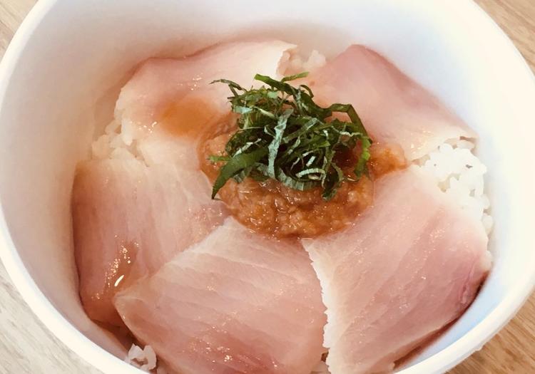 さっぱりいただける鰤の刺身梅おろし丼