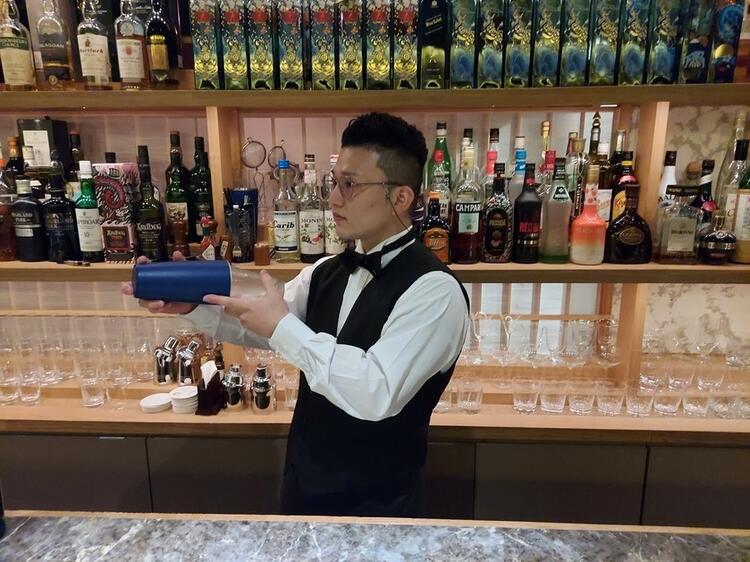 バーテンダー 未経験入社半年