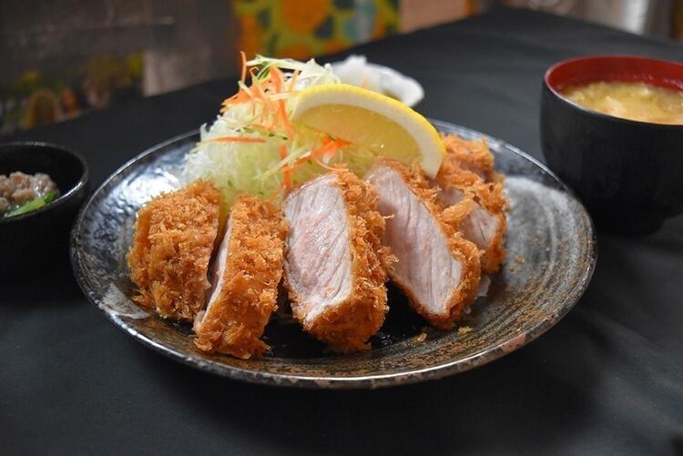 ブランド豚「嬉嬉豚」の美味しいとんかつ◎