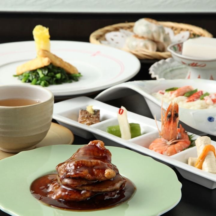 コース料理も丁寧に仕込みます。