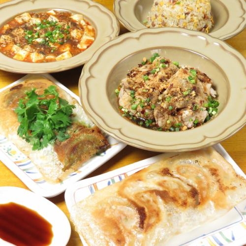 唐揚げと餃子が自慢のお店です!