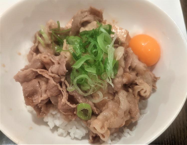 肉豆腐丼 たまごのせ