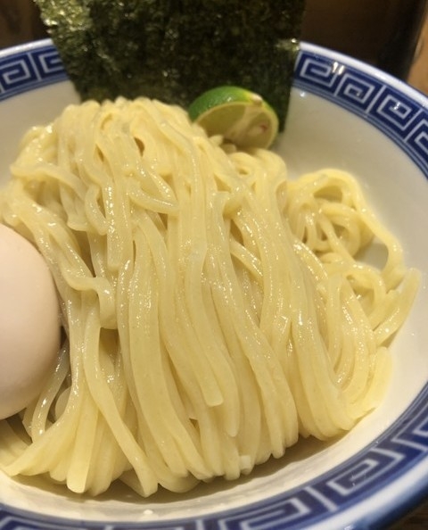 喉越しが絶品、美しい麺