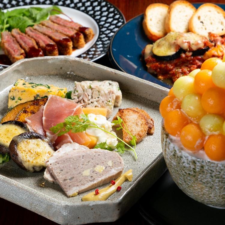 こだわりの肉料理をスタッフが考案