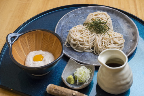 自然薯の風合いを楽しめる蕎麦♪