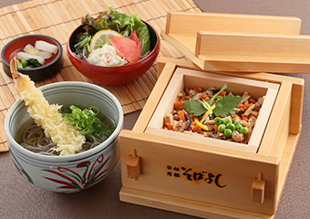 厳選食材を使用したセイロ飯