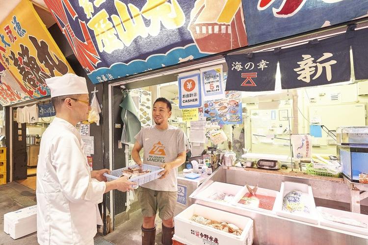 鮮魚の仕入先は 『お隣の仲卸さん』