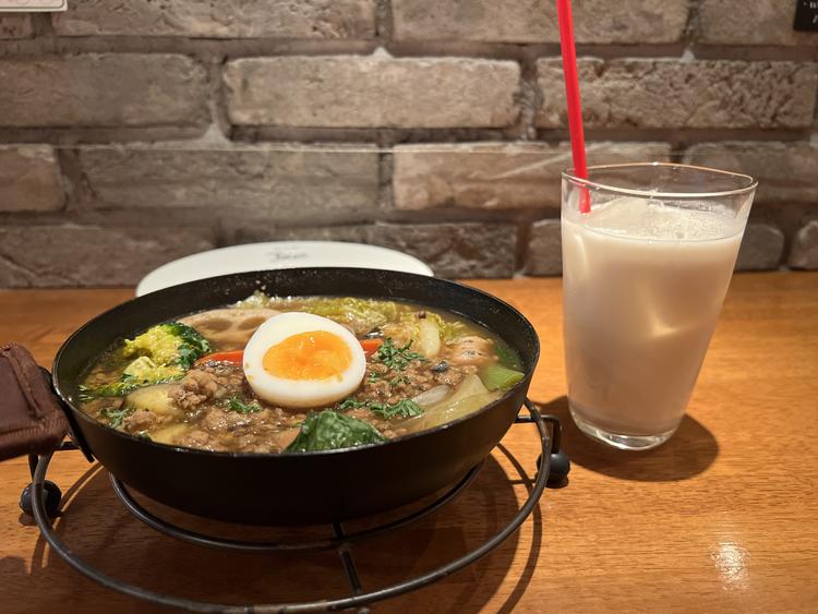 ランチは熱々のポトフカレーです