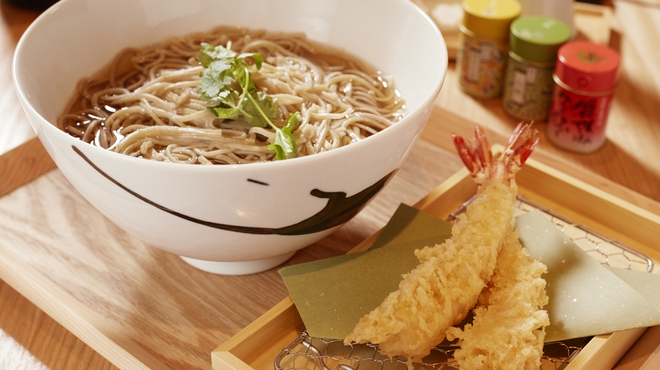 古材を使った温かみのある店内!