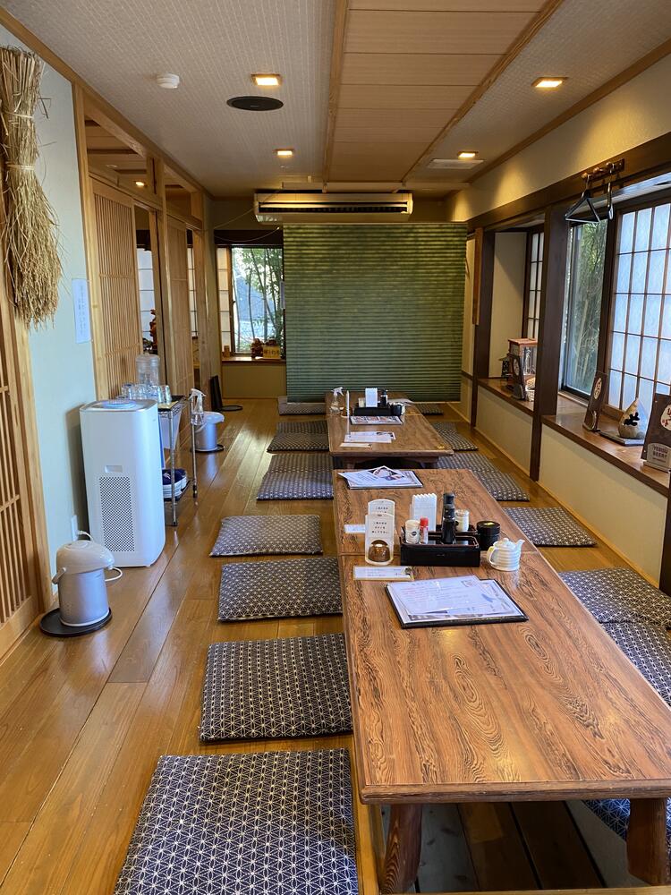 内装はこんな感じ◎お客様で賑わいます!
