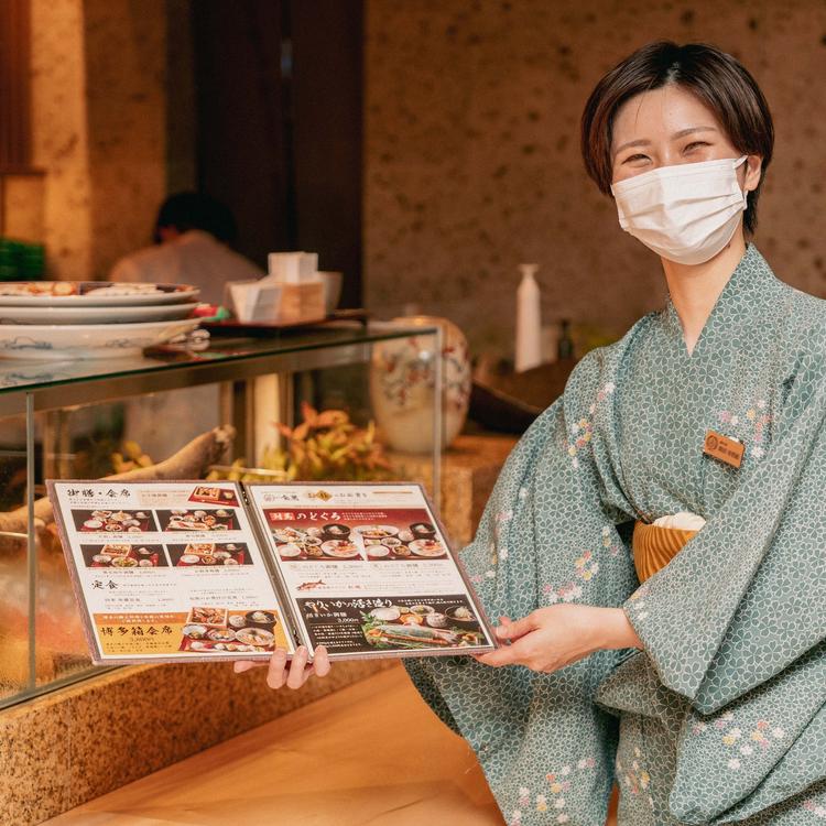 はじける笑顔・若女将の坂田さん