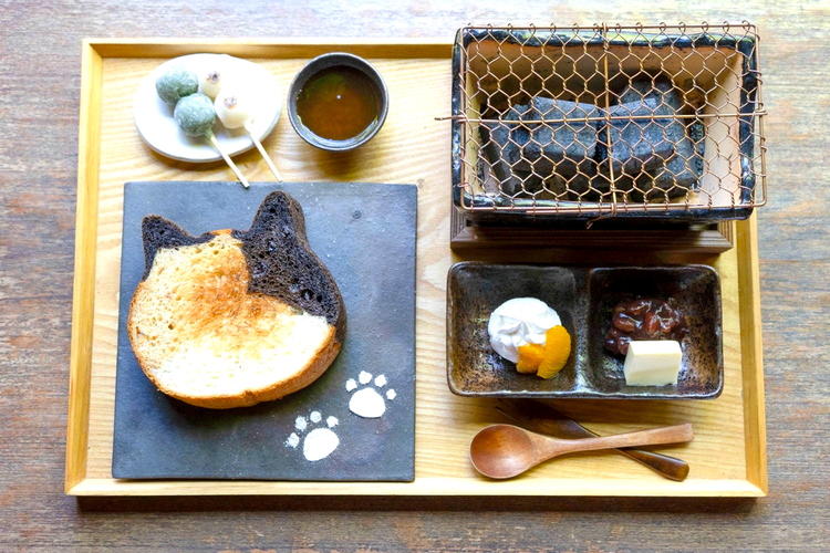 人気の朝ごはん「ねこねこ食パン」