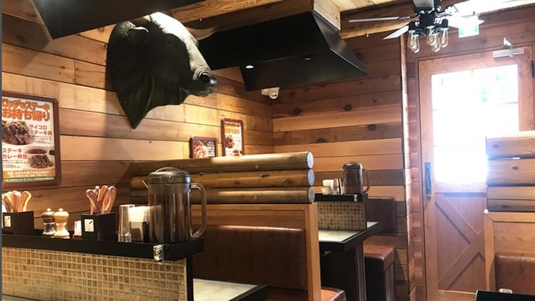 山小屋をイメージさせる内観◎
