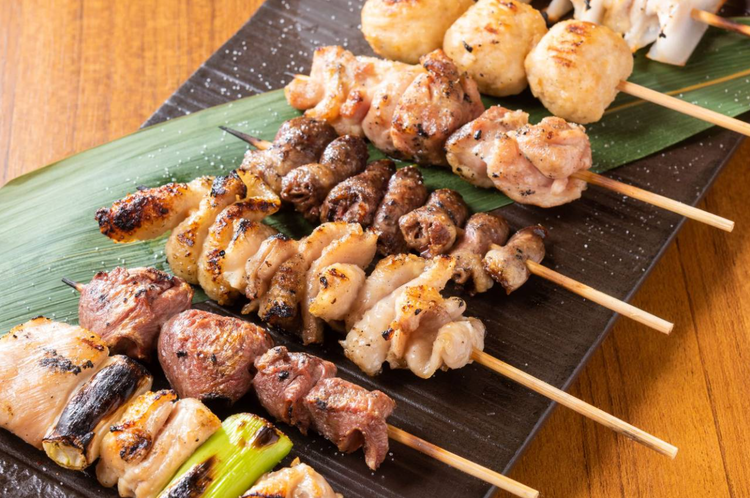 炭火で仕上げる「焼鳥」は絶品◎