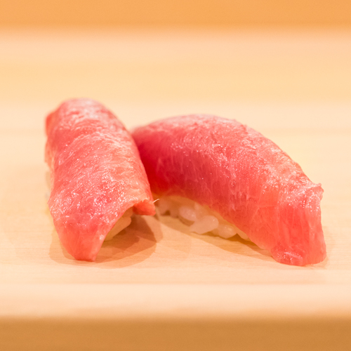 珠玉の握りをお楽しみいただいています