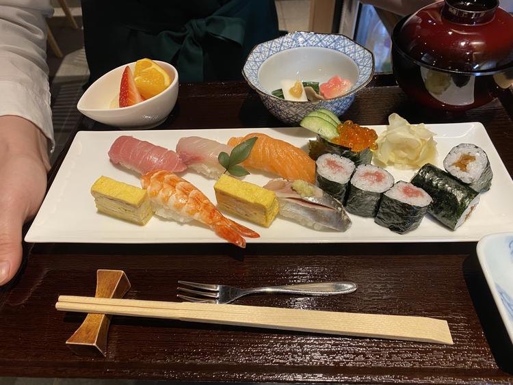 ランチ握りはお得と評判です
