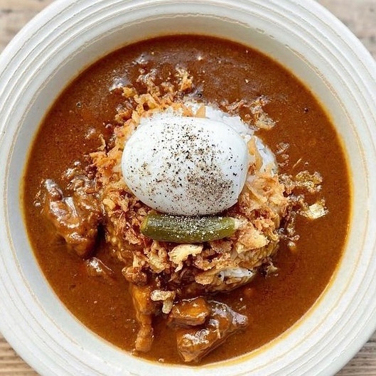 不動の人気「トリトンカレー」