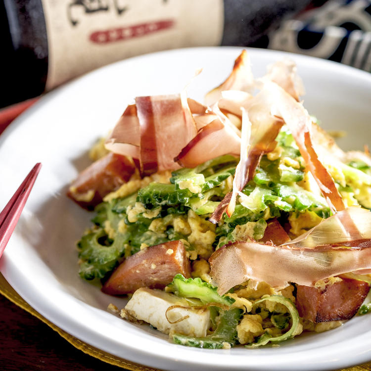 お客様には大好評な沖縄料理