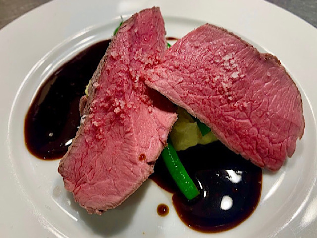 希少な和牛や国内産の赤身肉を厳選入荷