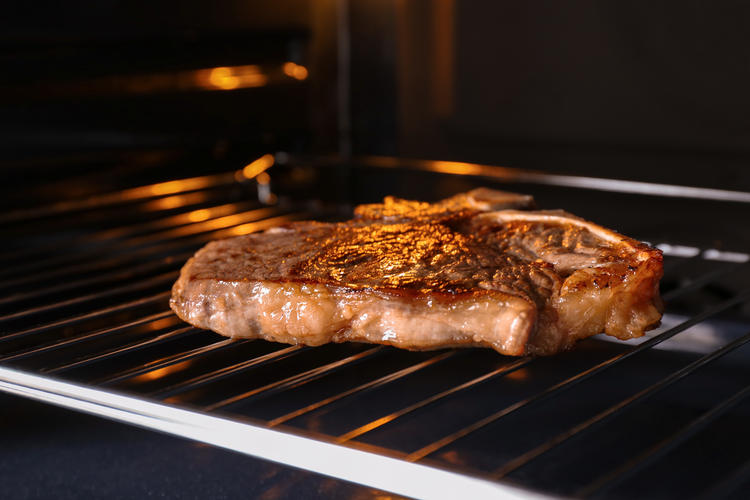 豪快な肉料理がおすすめ☆