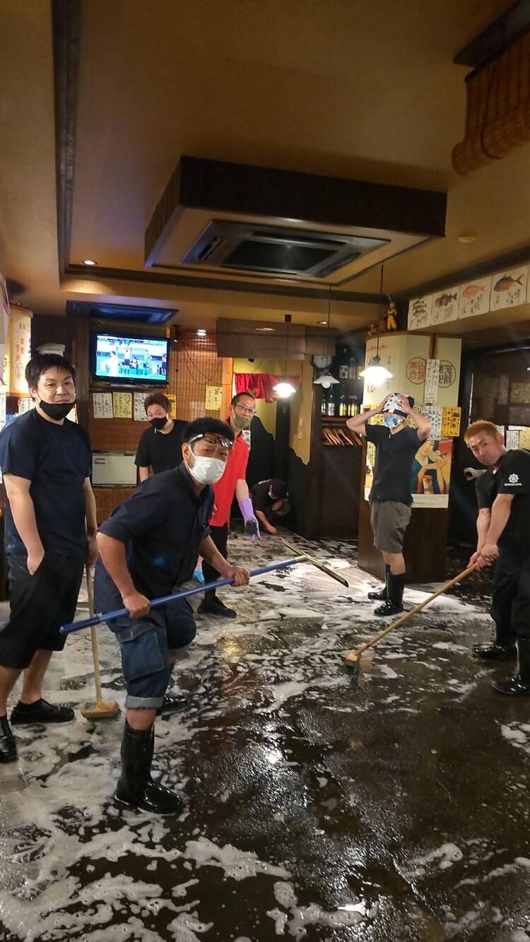 みんなでホールの大掃除♪
