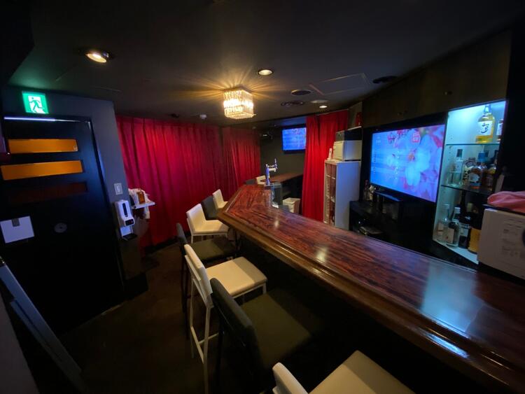 Stylish Bar 赤いバラ