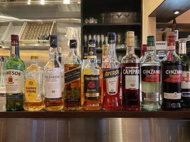 料理だけでなくお酒の知識もつきます