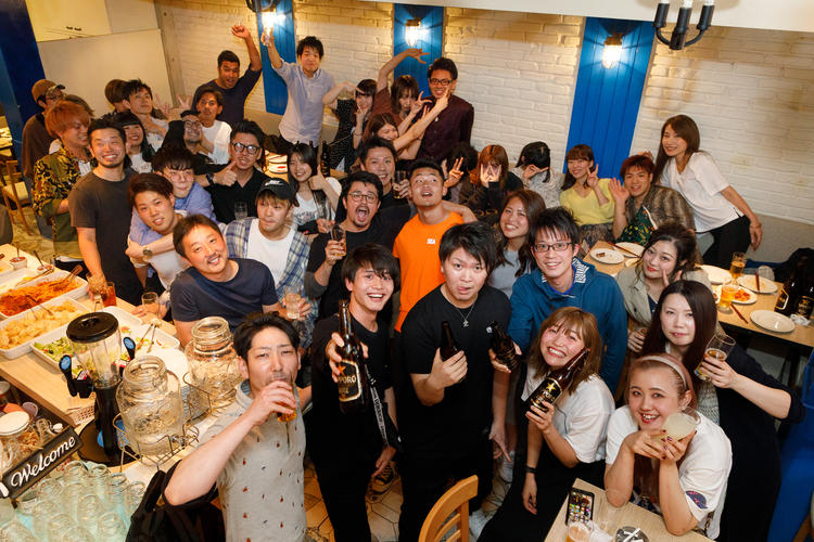 2ヶ月に一度の交流会は毎回大盛況!