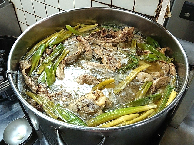 選び抜いた素材で炊き上げるスープ